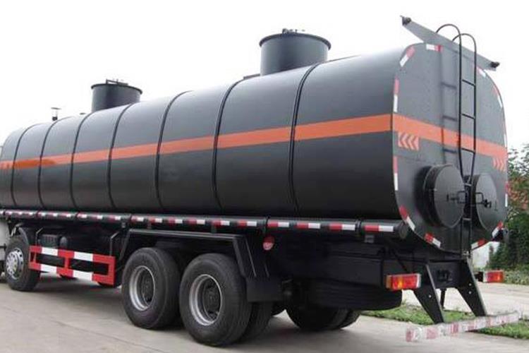 沥青运输罐设备运行中只需加入水、煤、清除灰碴和泵出高温沥